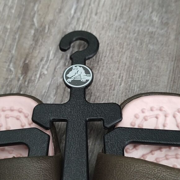 Crocs brown girls sandals Sz 4 New - Picture 7 of 10